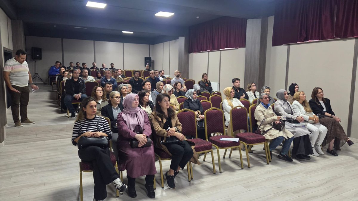 mcfenlisesi's tweet photo. 1 Ekim Perşembe günü, okulumuz Mehmet Canbaz Konferans Salonunda, Okul Aile Birliği olağan genel kurulu yapıldı. Katılım sağlayan tüm katılımcılara teşekkür ederiz. 

@tcmeb
@meb_ogm
@TC_Osmangazi
@bursailmem16
@Osmangazi_MEM https://t.co/UikgVehmXf
