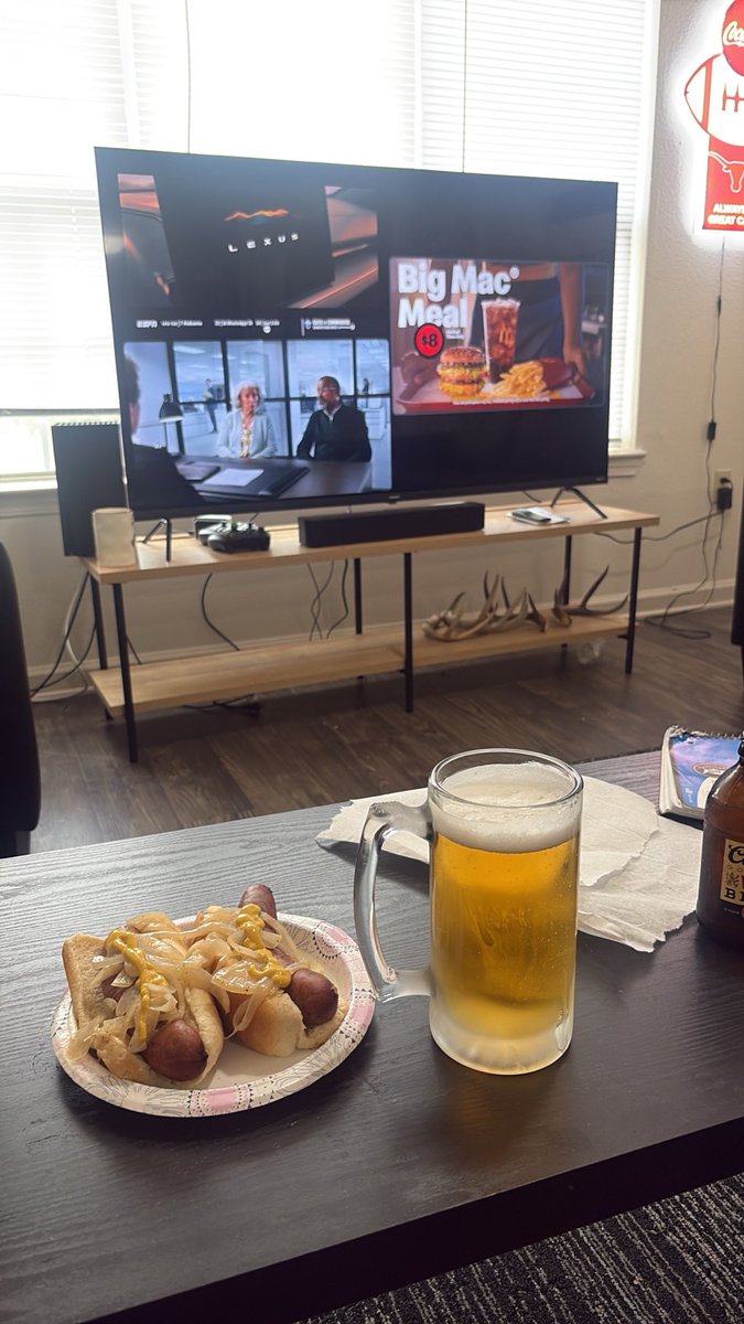 BartHiggins18's tweet photo. Does it get any better? https://t.co/IrZzP53CmD