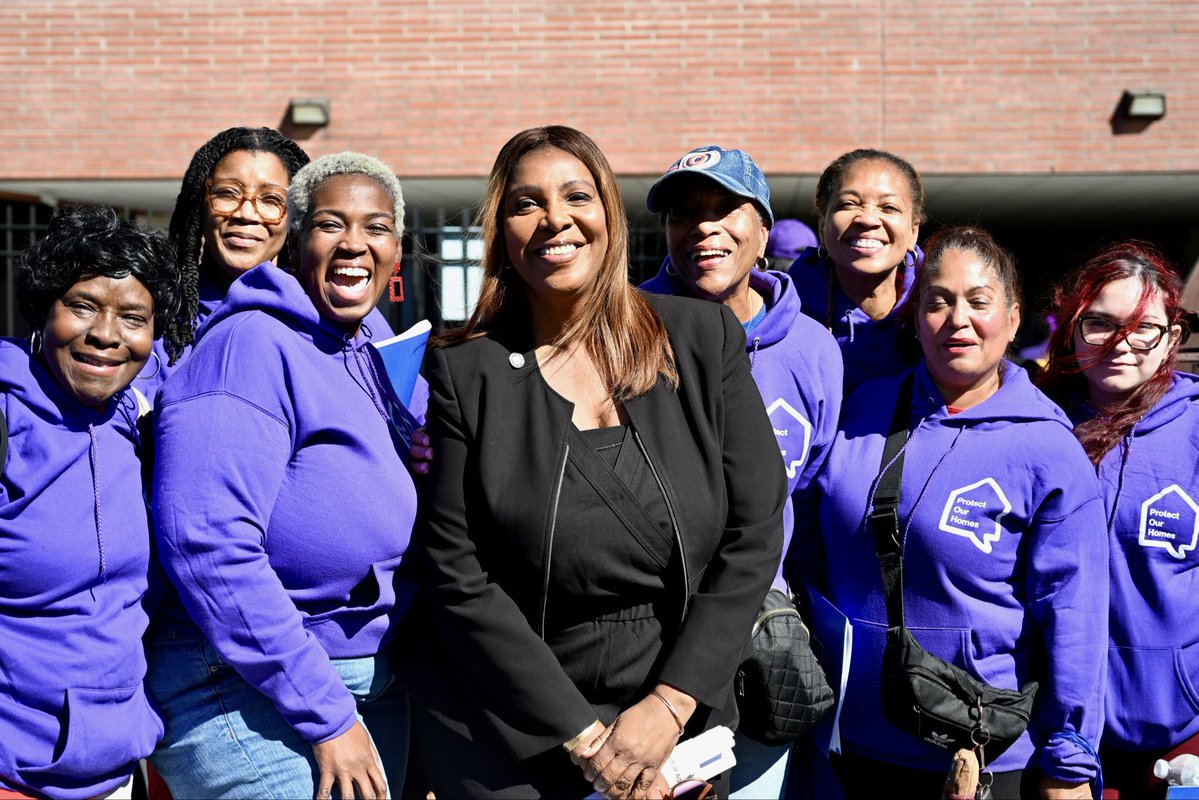 NewYorkStateAG's tweet photo. I was in the Bronx this morning with local officials and a team of volunteers to knock on doors and educate neighbors about deed theft.
Deed theft is a merciless crime, and we’re committed to stopping it in New York. https://t.co/EahPOJ72im