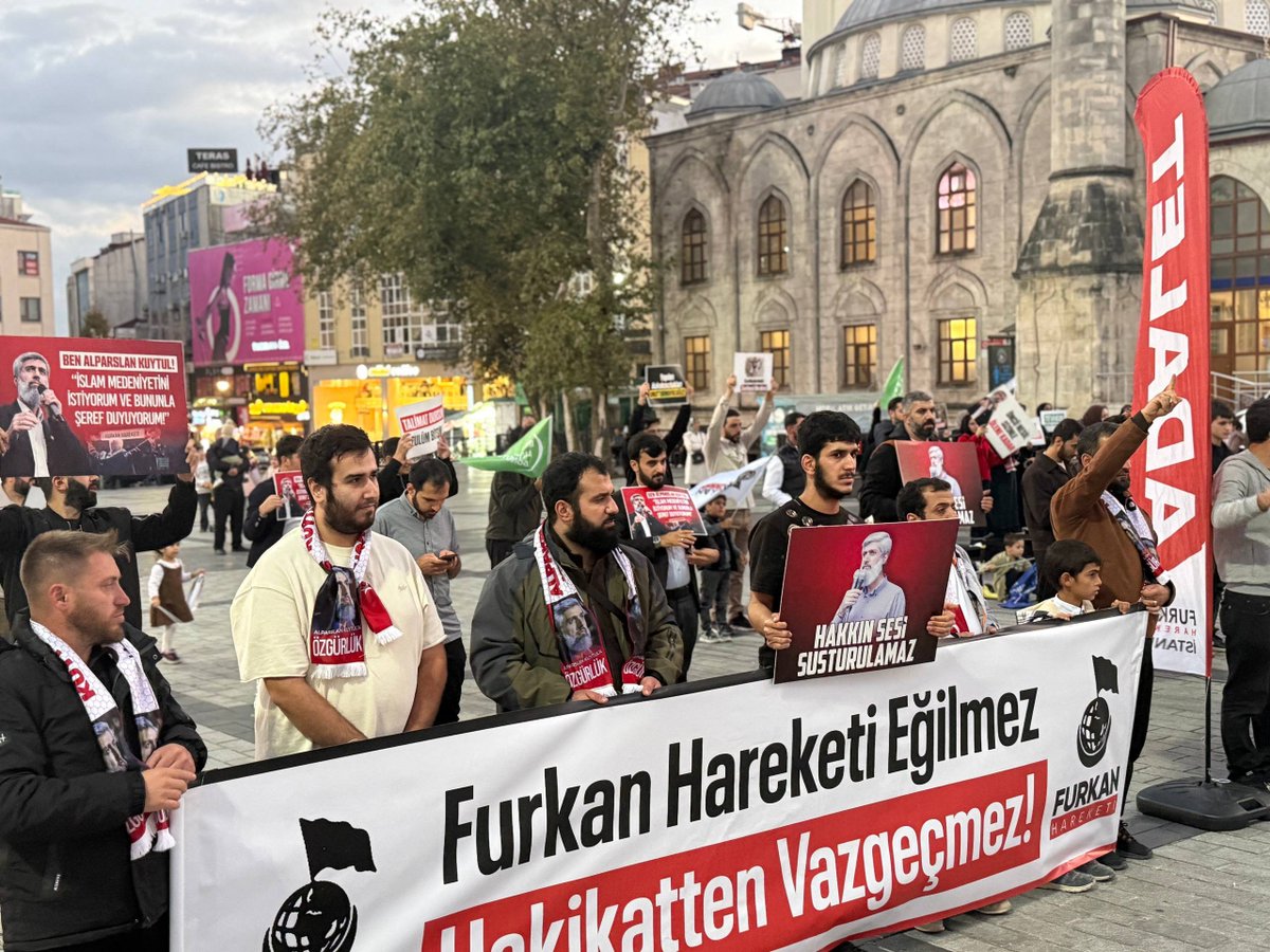 furkan_histnbl's tweet photo. MÜCADELEMİZ DEVAM EDİYOR!

Alparslan Kuytul Hocaefendi, Semra Kuytul Hocahanım ve diğer kardeşlerimizin haksız tutukluluklarının son bulması için basın açıklaması gerçekleştirdik.  

📍Gaziosmanpaşa Meydan

AsılSuçlular Yargılanmıyor
AlparslanHocaya Ozgürlük
SemraHocaya Ozgürlük
ZulmeKarşı Meydanlardayız
Kardeşlerimizi SerbestBırakın