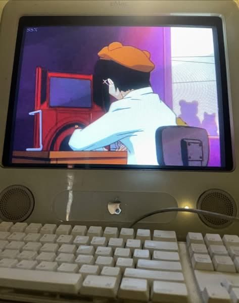 Petsuchan's tweet photo. Watched some Lain today natively on our white eMac. Feels right. https://t.co/g3qy23XqwI