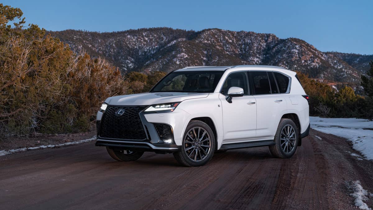 therealautoblog's tweet photo. Lexus LX Gets Sharper Steering, Suspension Tweaks, and F Sport.

Read more: https://t.co/VPLMxObVjB https://t.co/PTv8fTiDZ5