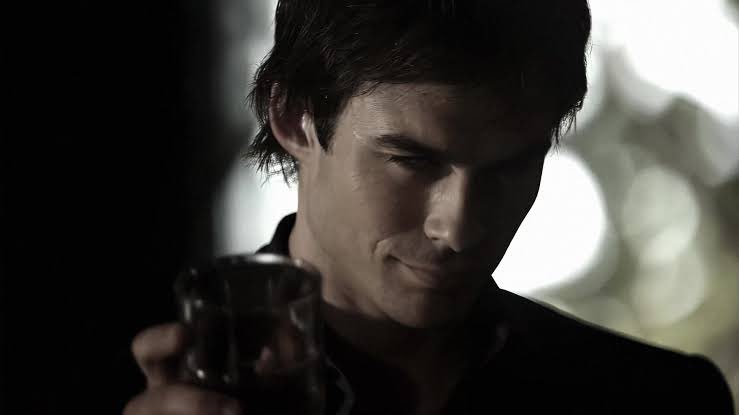 multidelenas's tweet photo. damon salvatore is what makes the vampire diaries worth binging through constantly. https://t.co/NSZyLHi7Vg