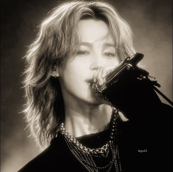 vexvampir's tweet photo. Friend request.

Nombre: Alucard. 
Edad: 225.
status: soltero. 
o.s.: bisexual.
signo: scorpio.

(⠀+⠀)⠀: vampiro ; joyas, historia, poesía, plato, roblox, charlas nocturnas.

ㅤㅤㅤㅤㅤ       (♡)  for   dm. https://t.co/8Pkq6MU8zO