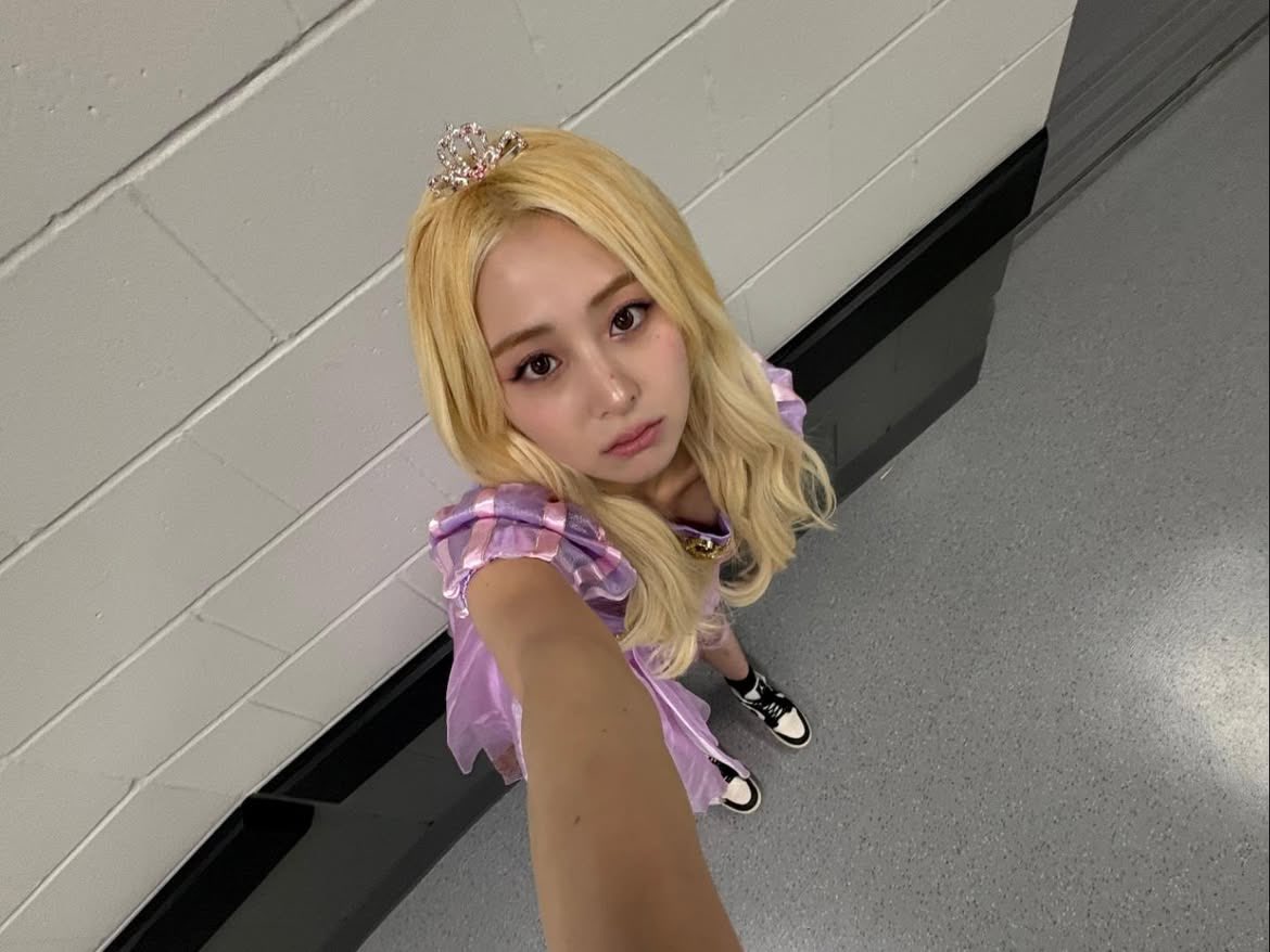 yunjinrs's tweet photo. RAPUNZEL YUNJIN IS TRULY FOR THE HISTORY BOOKS https://t.co/bkjALVRaTx