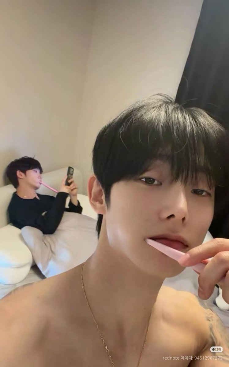 dovobS2s2's tweet photo. 하...마지막까지 도파민 미쳤다
제발 내일 혁키 ㄱㅇㅂ 시그 100개 터지게 해주세요!!!🐯❤️🐰

#혁근 #키리 #혁근키리 #혁키
#혁키_방송업이야 https://t.co/nWbof6ISWd