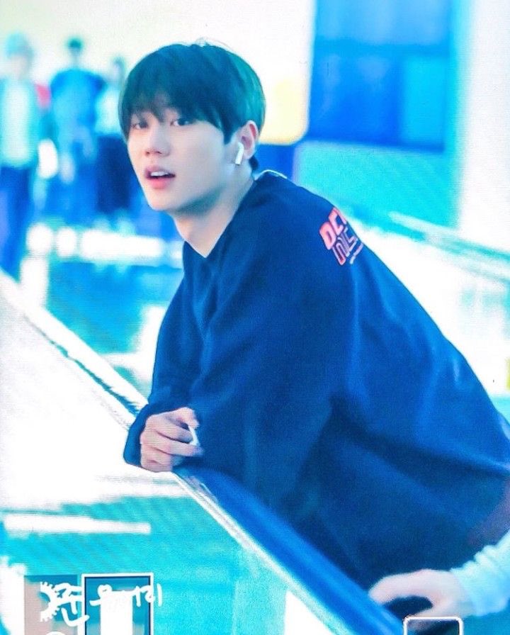c0olx2's tweet photo. 그때 그시절 아이돌 준 https://t.co/LBFqH3sCjI