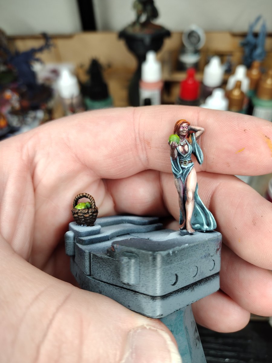 dinomanmatt1987's tweet photo. Working on Grymkin commission today as well as my Khador. Finished painting one Skin and Moans. And getting some others done and try to get the Grymkin glow right. https://t.co/Sdl9oumrVE
