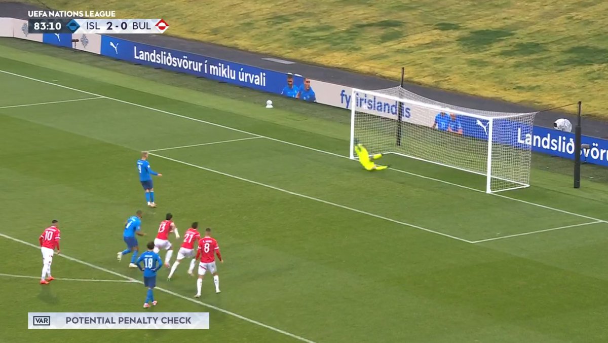 foet247europa's tweet photo. Naumov saves Óskarsson's penalty. #ISLBUL https://t.co/38u5AZiaSb