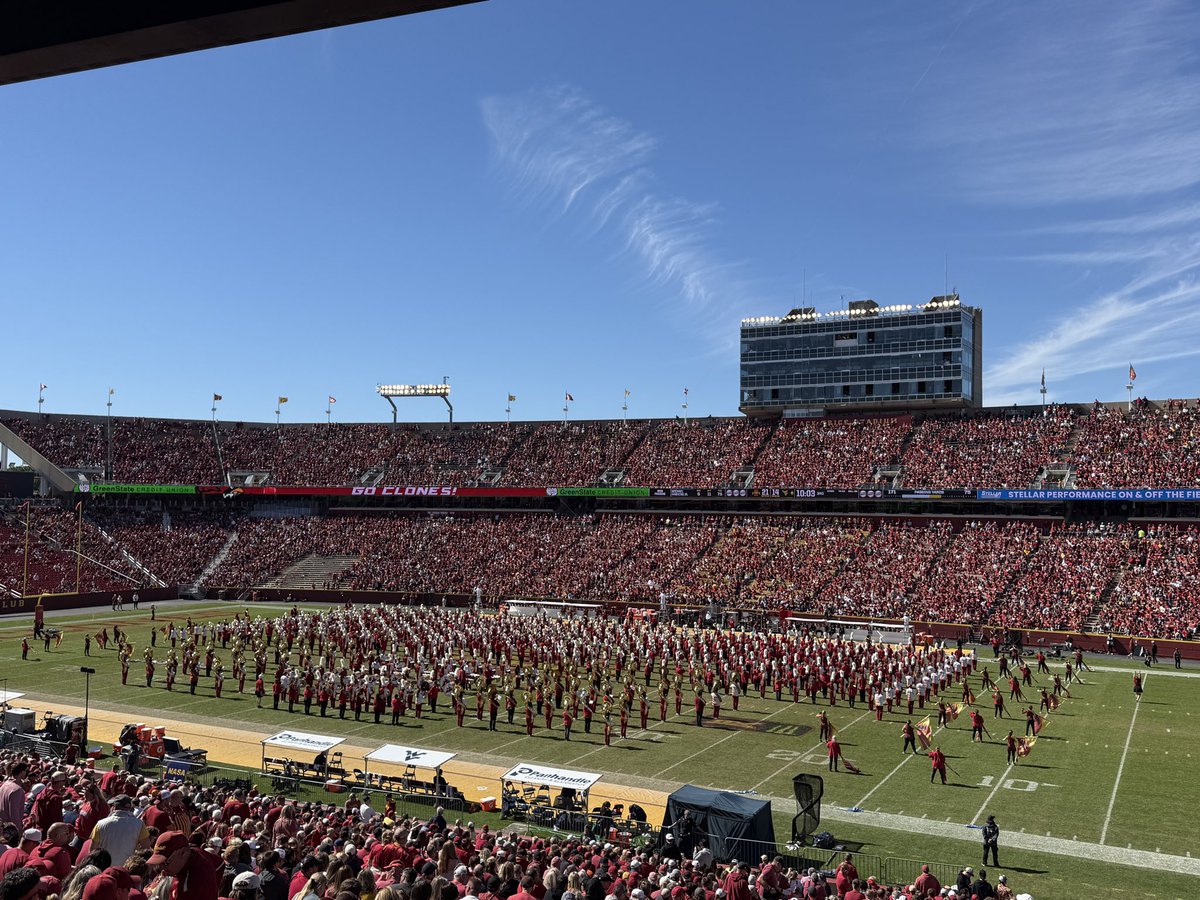 KrystalBlum's tweet photo. Does your school have 750 band members on the field for homecoming?! I doubt they aren’t as great as @ISUCFVMB. #goband https://t.co/IWXiWBGpy4