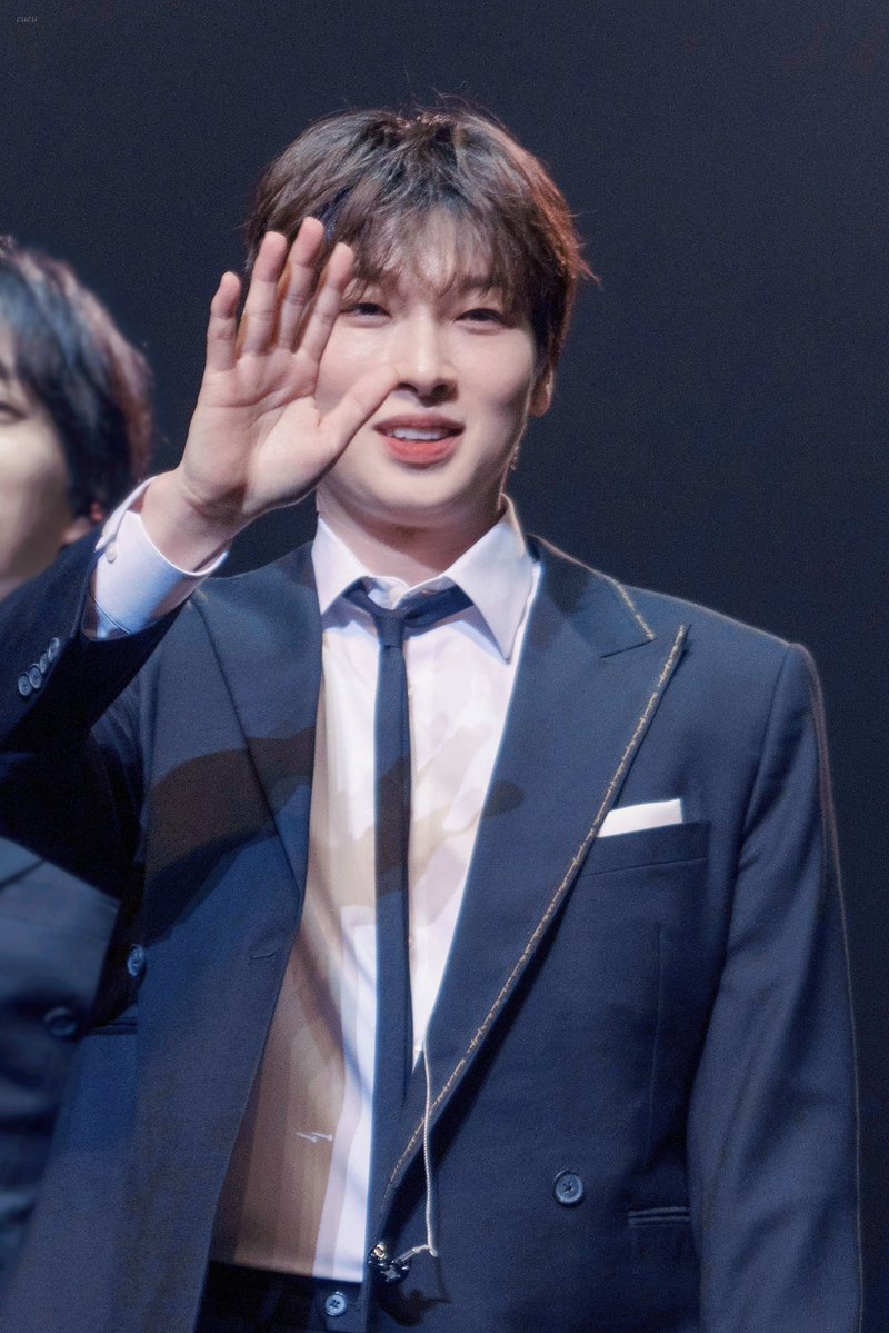 eueu_pics's tweet photo. 261003 미라클라스 콘서트 
<2026 GLORY_고양> #박강현

    𝐼 𝑤𝑖𝑙𝑙 𝑠𝑒𝑒 𝑦𝑜𝑢 𝑎𝑔𝑎𝑖𝑛, 𝑎𝑙𝑤𝑎𝑦𝑠 🙏👋 https://t.co/yT3osLTP1v