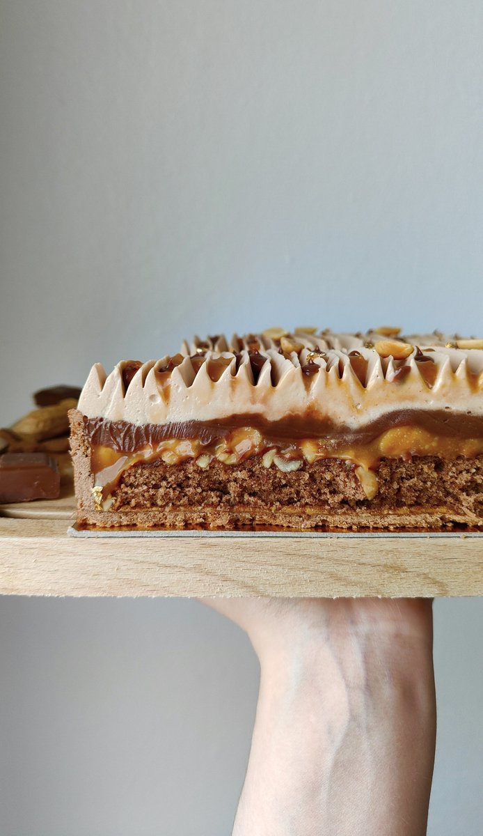 S_Flrs's tweet photo. Tarte façon Snickers ! 👩🏻‍🍳🍫🥜

Ça fait un moment que j'avais cette tarte en tête et elle est incroyable, comme je l'imaginais ! https://t.co/nIzrLVGyp3