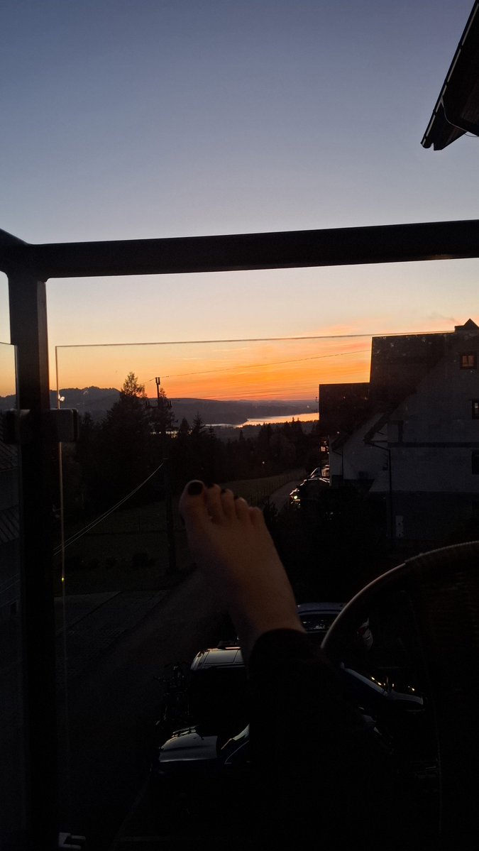 LiliannaQuee's tweet photo. To był dobry dzień🔥  czas się kłaść..

#footfetish #foot #feet #toes #moneyslave #footworship #footpics https://t.co/i7OZKh0Roq