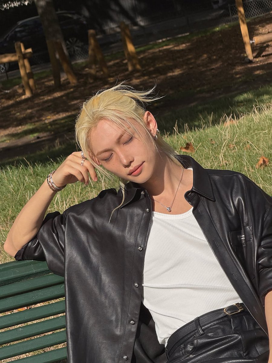 FLXCentral's tweet photo. 📸 [261003] #FELIX @ yong.lixx new Instagram update 

Day 3 💛💛💛🫰 @ nicolasghesquiere @ louisvuitton # LVSS27 # NicolasGhesquiere # LouisVuitton # stay # felix

FELIX ICÔNE DE LA MODE
#FELIXxLVSS27 #FELIX 
@LouisVuitton https://t.co/YqrU6h84Y0