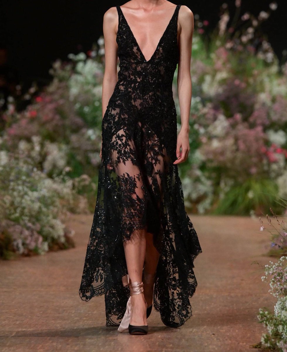 fashion_shw's tweet photo. Elie Saab SS27 https://t.co/0X5SqO1CH6