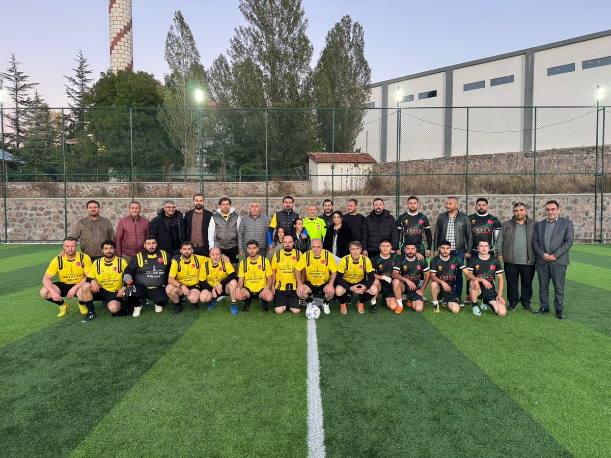 akcankaya's tweet photo. 📍 Çamlıdere 

İl Başkanlığımız tarafından düzenlenen İlçeler Arası Futbol Turnuvası kapsamında, kardeş ilçemiz Çamlıdere İlçe Başkanlığımız ile dostluk ve kardeşlik içerisinde güzel bir karşılaşma gerçekleştirdik.

İlçe Başkanımız Sayın Muhammed Baran KARADUMAN, Çamlıdere İlçe Başkanımız Sayın Adem VAROL ve AK neferlerimiz ile birlikte sahada ve gönüllerde güzel bir birliktelik yaşadık.

Bizleri en güzel şekilde ağırlayan Çamlıdere  İlçe Başkanlığımıza misafirperverlikleri için teşekkür ediyoruz.

Sahada mücadele, gönüllerde kardeşlik…

Kazanan dostluk, kazanan teşkilatımız oldu. 🤝

@Akparti @AkpartiAnkara 
@hakanhanozcan @KaradumanBaran