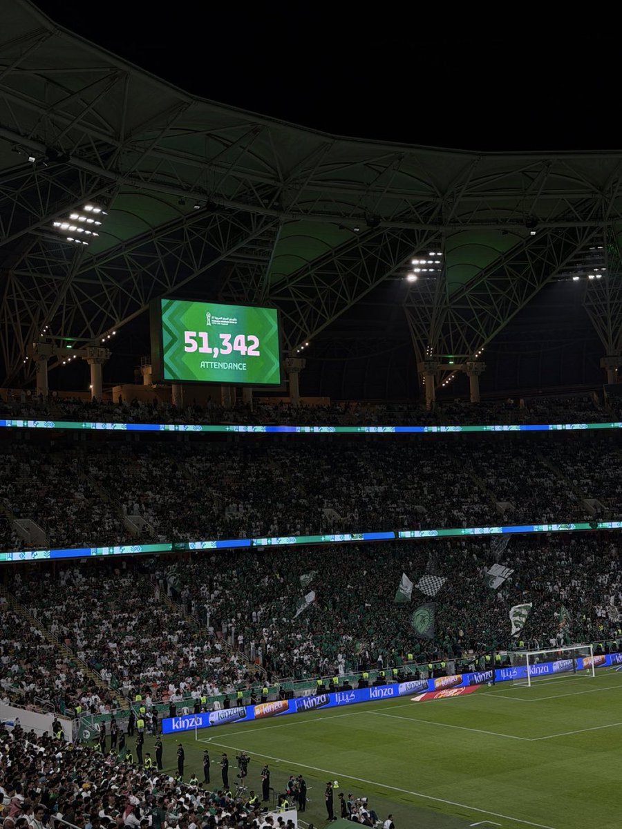 CupXNews's tweet photo. 🚨⚠️ 51,342 مشجع في مدرجات السعودية وقطر 🤯🇸🇦

#السعوديه_قطر https://t.co/fYzguJQl7K