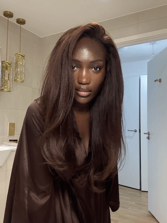 pinkglitterie's tweet photo. When the hair matches the skintone>>> https://t.co/u6bODdBYRn