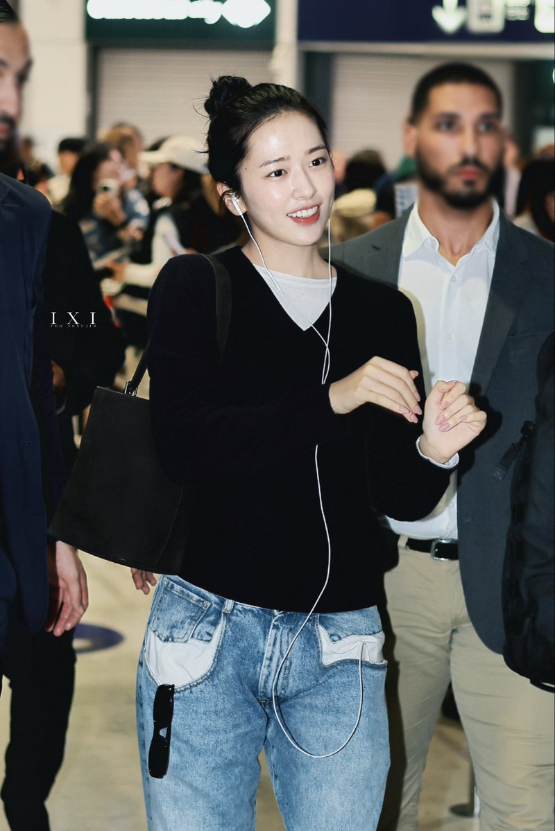 IXI_still's tweet photo. 261003

#ANYUJIN #안유진 #YUJIN
#IVE #아이브
#LACOSTE #LacosteSS27 #PFW
@Lacoste https://t.co/eliGqcw6ae