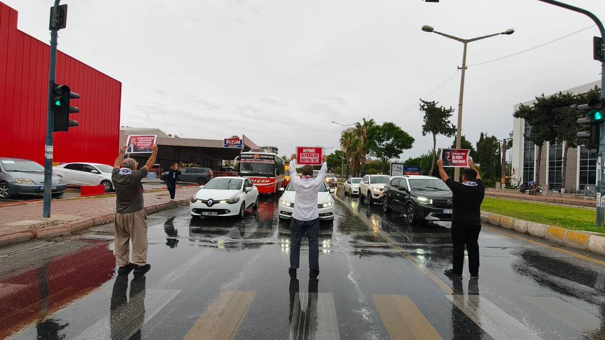 frknhrkti's tweet photo. Yargı Zulmü Bitsin, 
Adaletle Hükmedilsin! 

📍 Mersin 

AsılSuçlular Yargılanmıyor
AlparslanHocaya Ozgürlük
SemraHocaya Ozgürlük
ZulmeKarşı Meydanlardayız
Kardeşlerimizi SerbestBırakın https://t.co/96l7L7NGJL