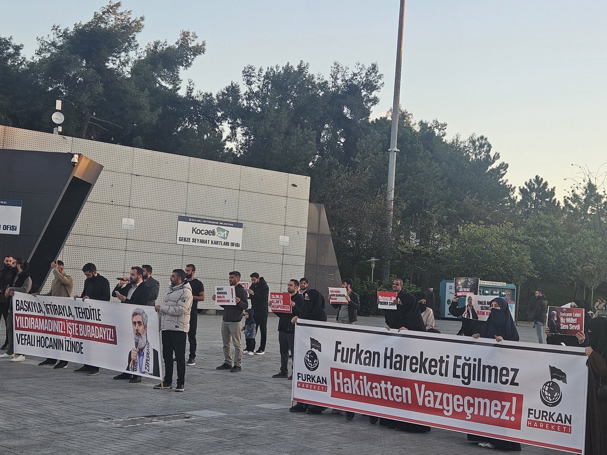 frknhrkti's tweet photo. Talimat Bitsin, Adalet Gelsin! 

📍Elazığ
📍Kocaeli 

AsılSuçlular Yargılanmıyor
AlparslanHocaya Ozgürlük
SemraHocaya Ozgürlük
ZulmeKarşı Meydanlardayız
Kardeşlerimizi SerbestBırakın https://t.co/fN42TRk3iF