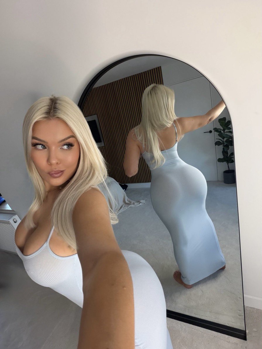 Annadt36's tweet photo. Does the blue suit me or the white?🤪 https://t.co/w2fehogde8