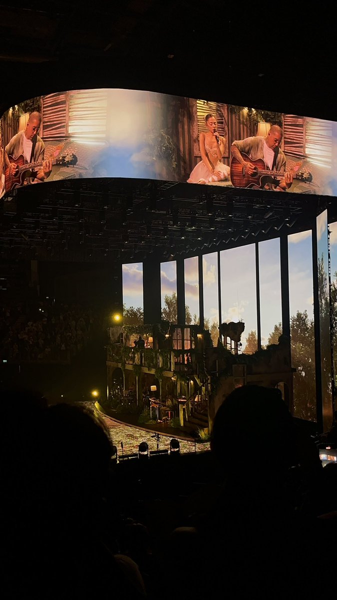 bellaa_86's tweet photo. 2026 - Ariana Grande https://t.co/5FOjT14WnA