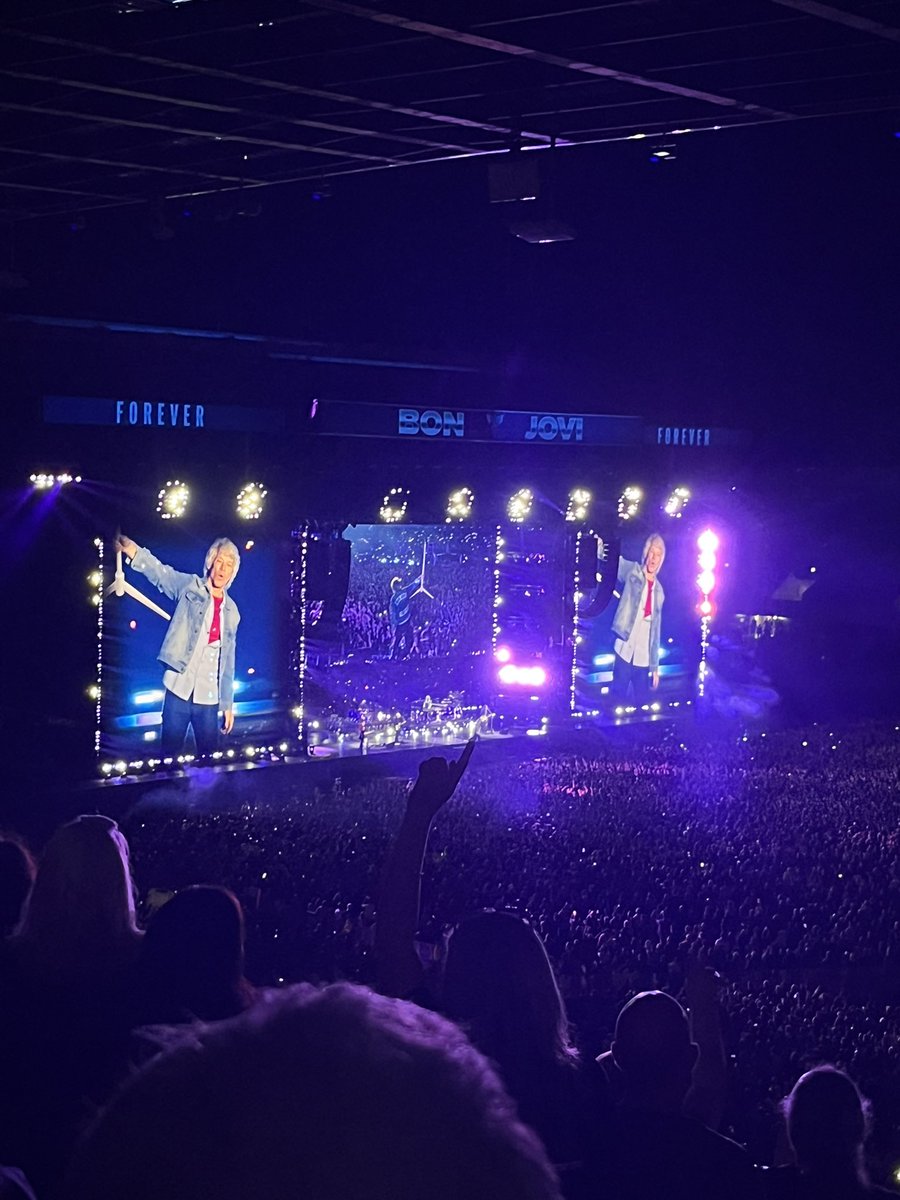bellaa_86's tweet photo. 2026 - Bon Jovi https://t.co/5m9VXxfAMG