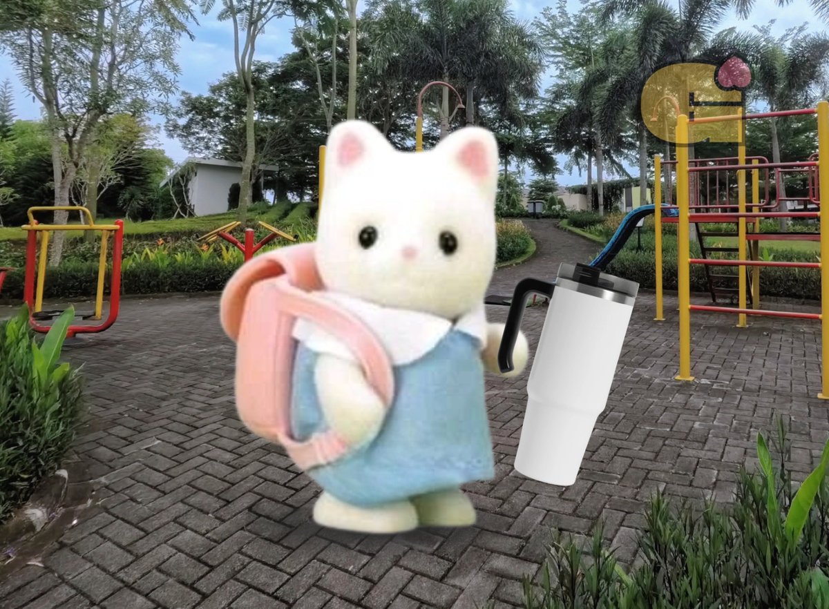 Guarromantico_'s tweet photo. Un día empiezas a llevar tu botellita con agua a todos lados y ya no hay vuelta atrás. Te amo, agua. https://t.co/RQImJLk2wh