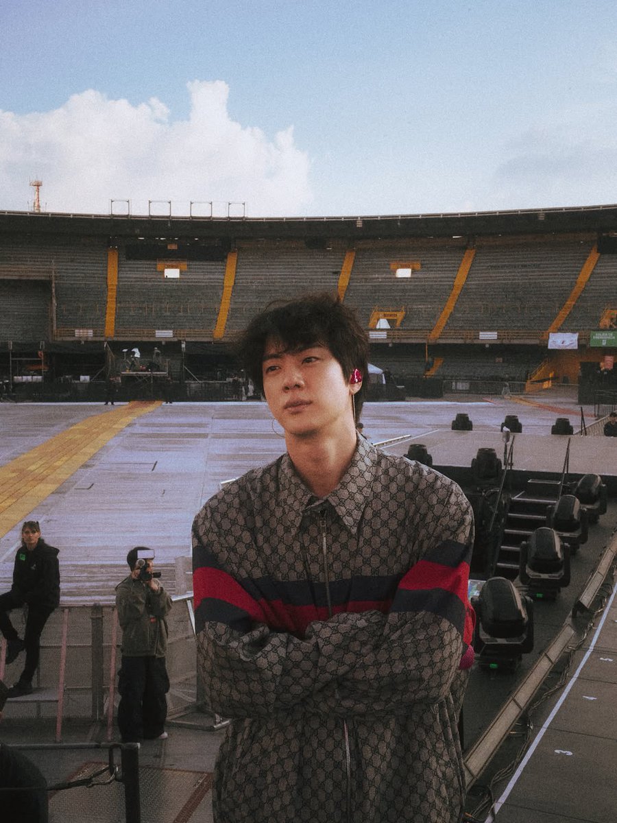 seokbrinas's tweet photo. no supero el cabello todo esponjadito y lo soft que se ve 🥺🥺🥺 https://t.co/NW3bXo2CSU