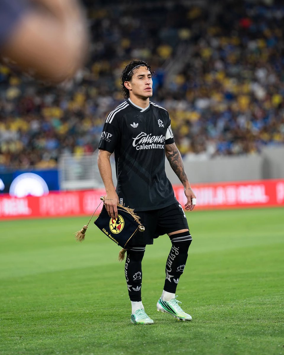 tudimebeto's tweet photo. Alejandro Zendejas con el gafete de capitán en el Club América, más que merecido. https://t.co/xyvoGJucml