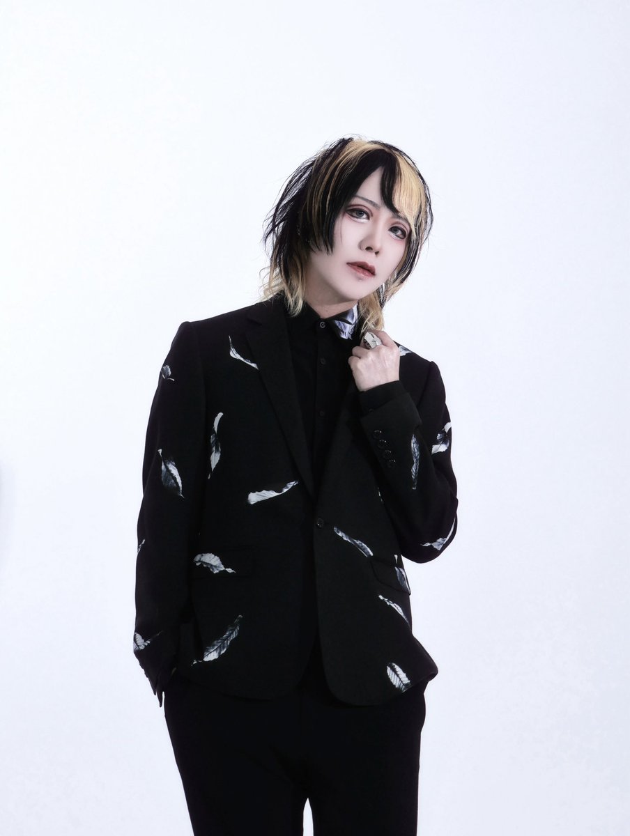 vo_sion_dr's tweet photo. #abnormalblack #비주얼계 #v系 #visualkei #ヴィジュアル系 https://t.co/AwjKVQbulg