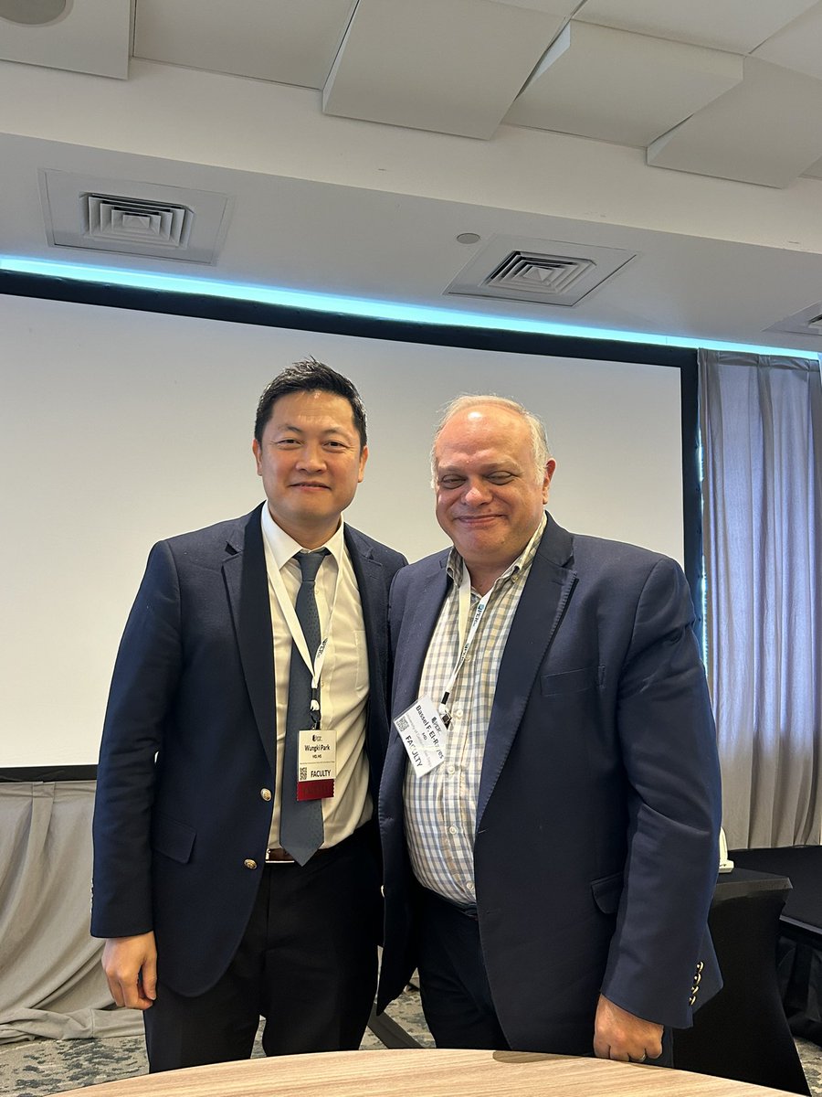 CentralParkWMD's tweet photo. @GIcancerDoc @EileenMOReilly 
#ISGIO26 in Ft Lauderdale @gotoPER

 Full circle ⭕️ at ISGIO.

From my first year in Bassel El-Rayes’ lab @WinshipAtEmory @EmoryMedicine and first ASCO abstract with Tanios Bekaii-Saab → nearly 15 years learning from & partnering with Eileen M O’Reilly → now brainstorming the next frontier of #RAS therapeutics with Chris Lieu, @ChristopherLieu John Strickler & many friends.

Mentors 👉collaborators 👉 friends.

The RAS era is here. Much more to build together. 🧬

#KRAS #GIOncology #PancreaticCancer
@MSK_DeptOfMed @CpcrMsk