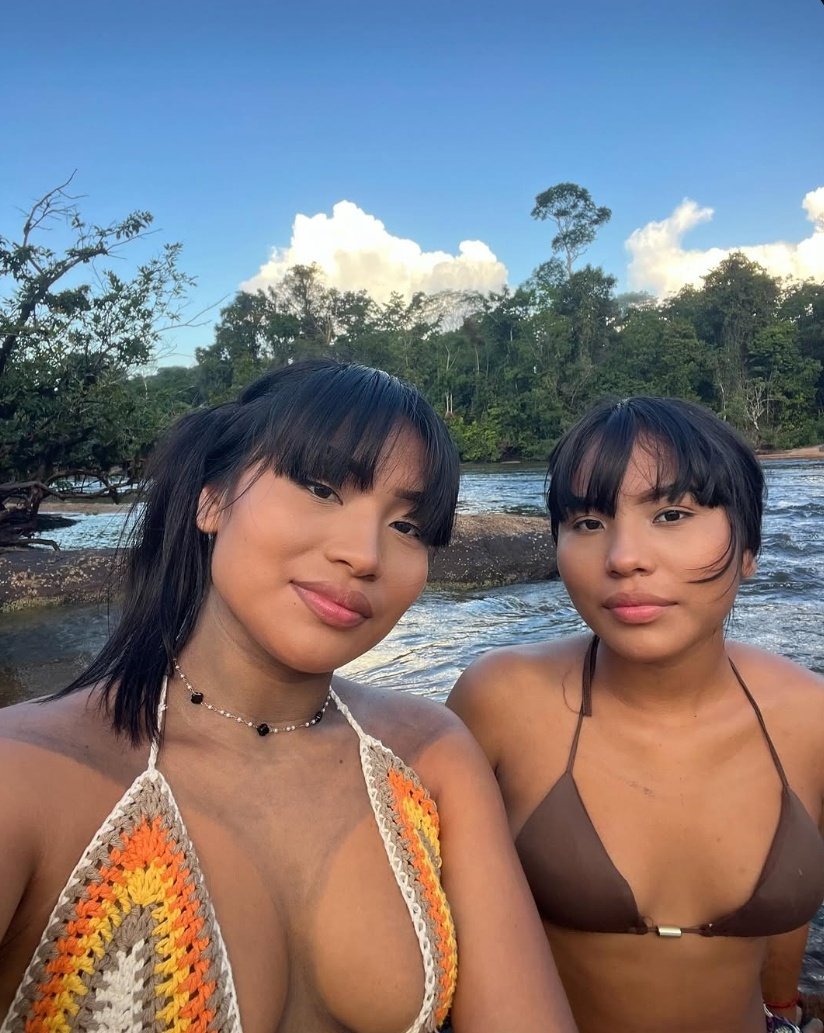 realvrios_'s tweet photo. Não ironicamente o padrão de beleza das últimas décadas tem sido literalmente replicar características típicas amerindias:

> Pele bronzeada
> Zigomático proeminente
> Lábios grossos
> Maxilar marcado https://t.co/6Z31EroU21