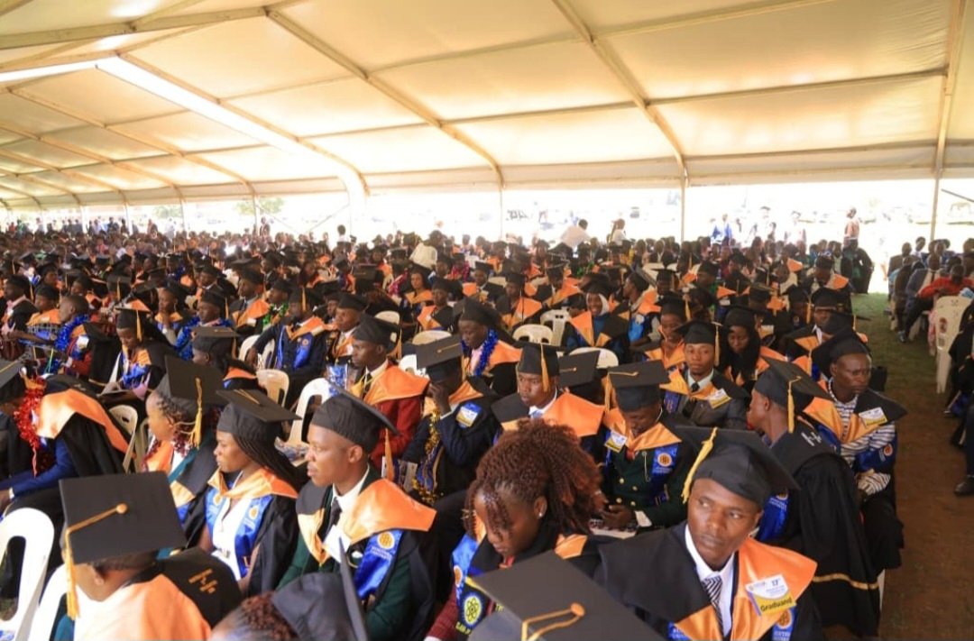 Saphinabiira's tweet photo. The 17th graduation of Busitema University was massive. Congratulations all who made a success. https://t.co/8wnzRgal3v