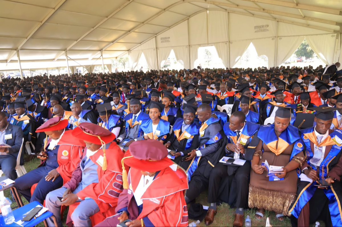 Saphinabiira's tweet photo. The 17th graduation of Busitema University was massive. Congratulations all who made a success. https://t.co/8wnzRgal3v