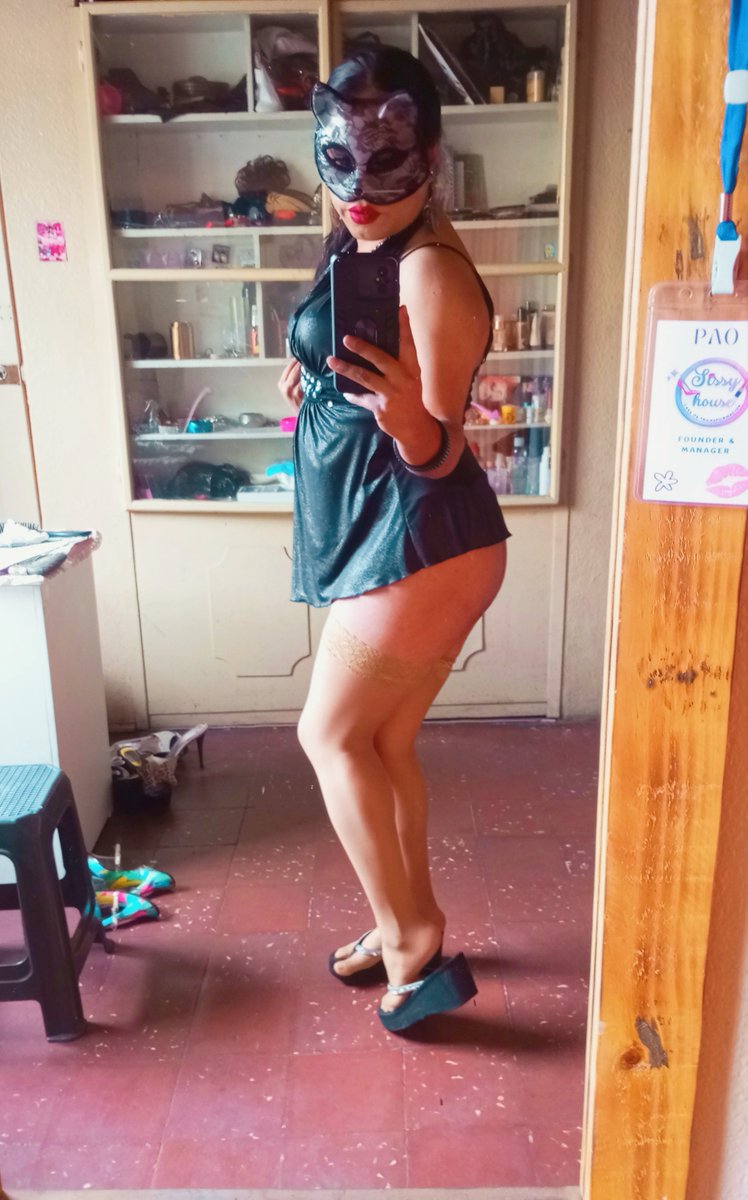 PaoFemStudio's tweet photo. Me encanta usar estas medias nylon de ligero ufff con sandalias lo mejor, piesitos y panty medias es mi pasión.
PROTAGONISTA: Paola García ( travesti de closet by Sissy house )
#travesti #medias #sandalias #pies #ecuador https://t.co/HtOnmTzC1s