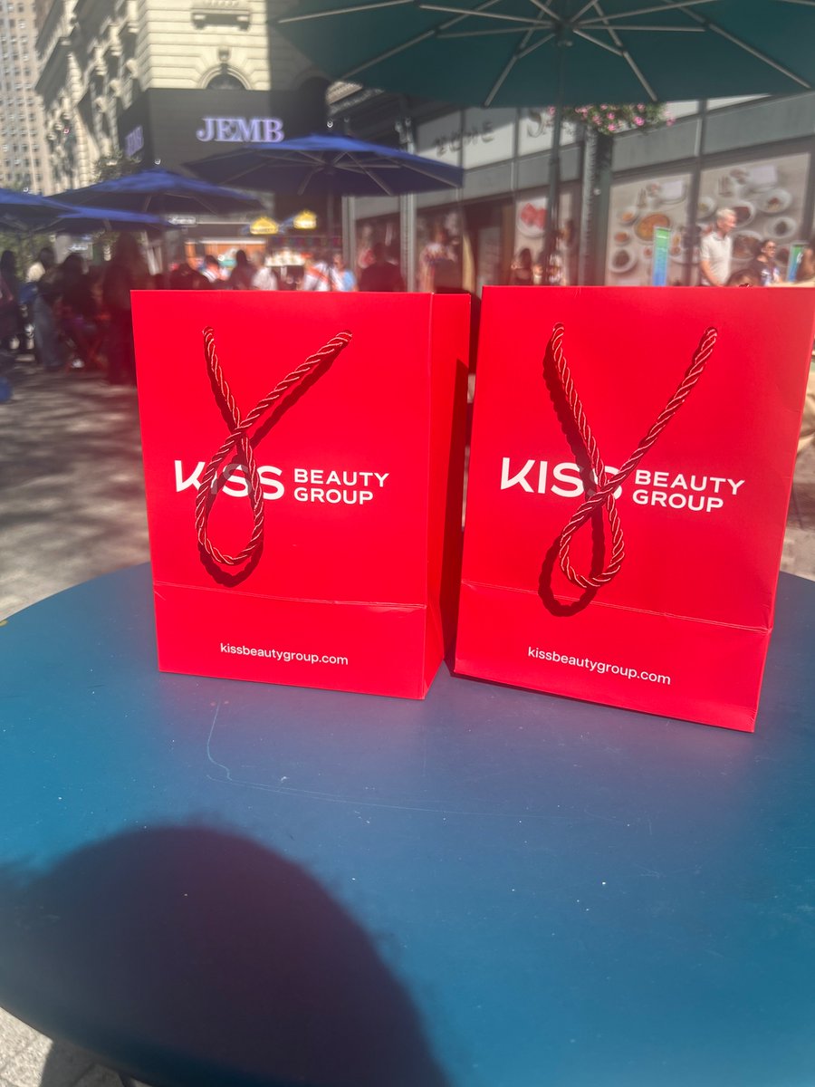 Msstephaniee_'s tweet photo. Korea festival gifts in nyc https://t.co/2Z4V6ksksj