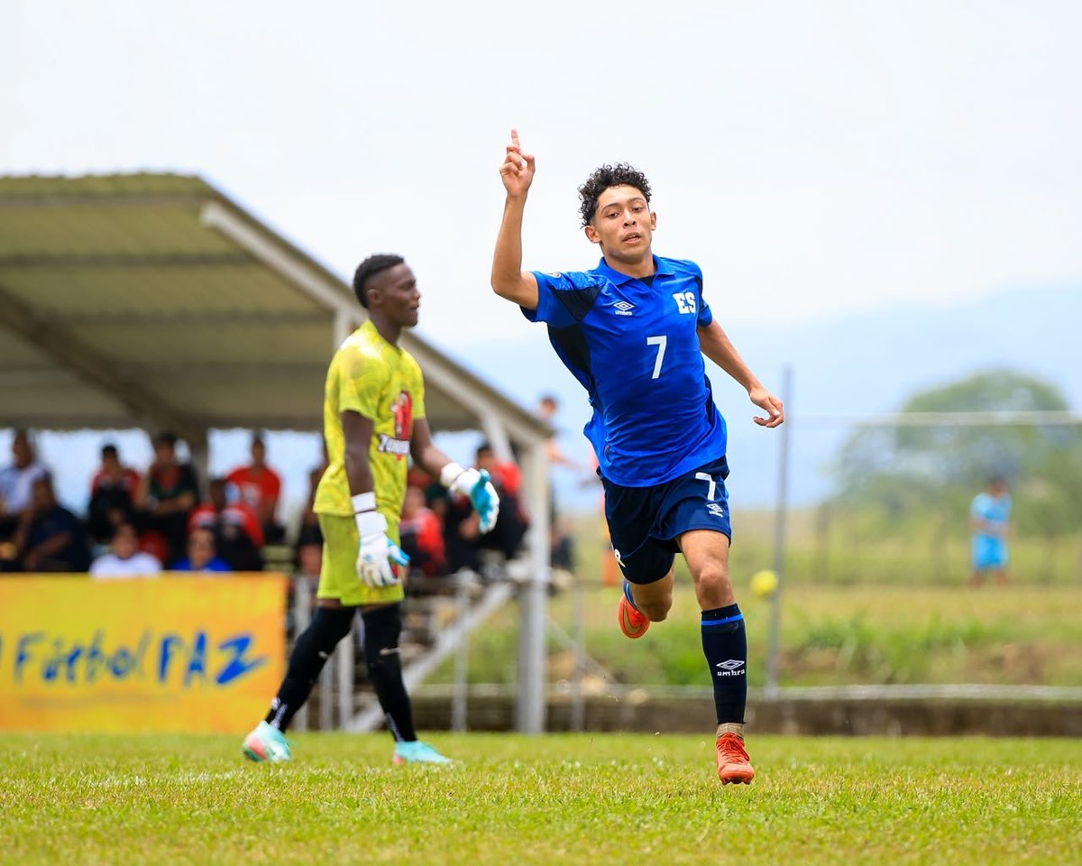 VSkalanT's tweet photo. ⚽️🏟🇸🇻 #Fútbol #Sub20
La #Selecta #U20 sigue #invicta y con doble #triunfo en el #Torneo #LasAméricas, tras ganar este #sábado su segundo #partido, en #Cali, #Colombia.
Sus #resultados:
✅️ Boca Nariño 0-1 #ESA
✅️ #ESA 3-0 Toro Rojo
📸 Vía Indes
⬇️ https://t.co/Qsa2PbNCFT