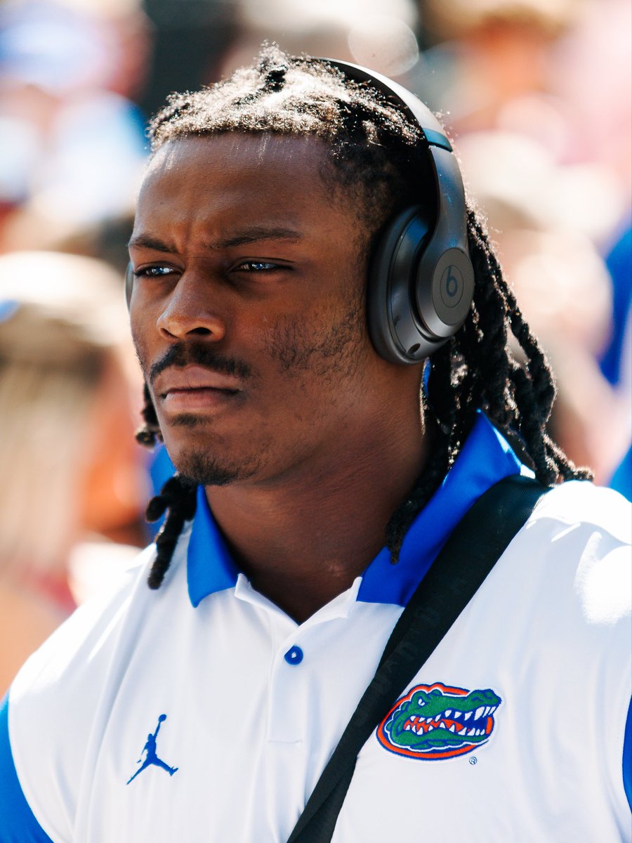 GatorsFB's tweet photo. Gators clocking in 🧰 https://t.co/VfynRcSPXa