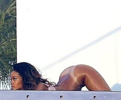 SouljaZen's tweet photo. Rihanna’s arch has been A1 since day one https://t.co/XnnT1n5elB