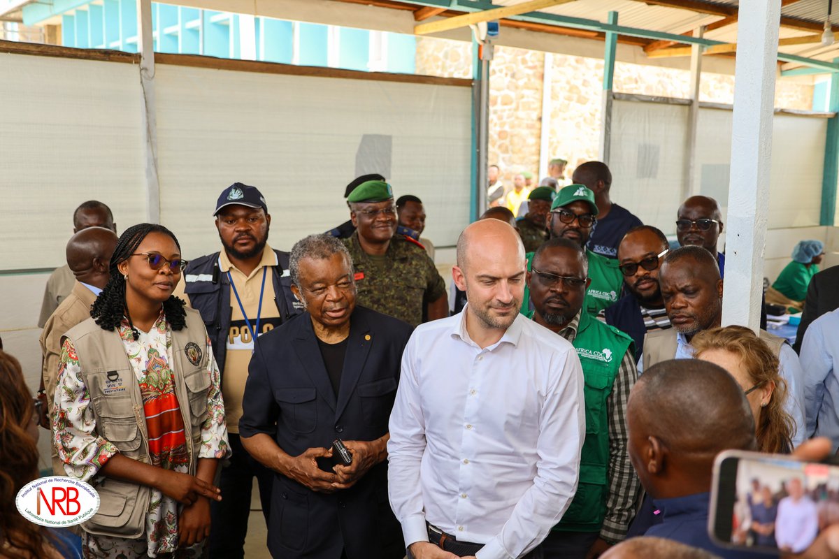 inrb_kinshasa's tweet photo. 🇨🇩🇫🇷 Ce 3 octobre, le Prof. @MTamfum, DG de l’@inrb_kinshasa, est arrivé à Bunia aux côtés de @jnbarrot, ministre français de l’Europe et des Affaires étrangères.
La délégation a visité le CTE de Rwampara et le Laboratoire provincial de santé publique de l’Ituri.
#INRB #Ebola https://t.co/EoKF1996lp