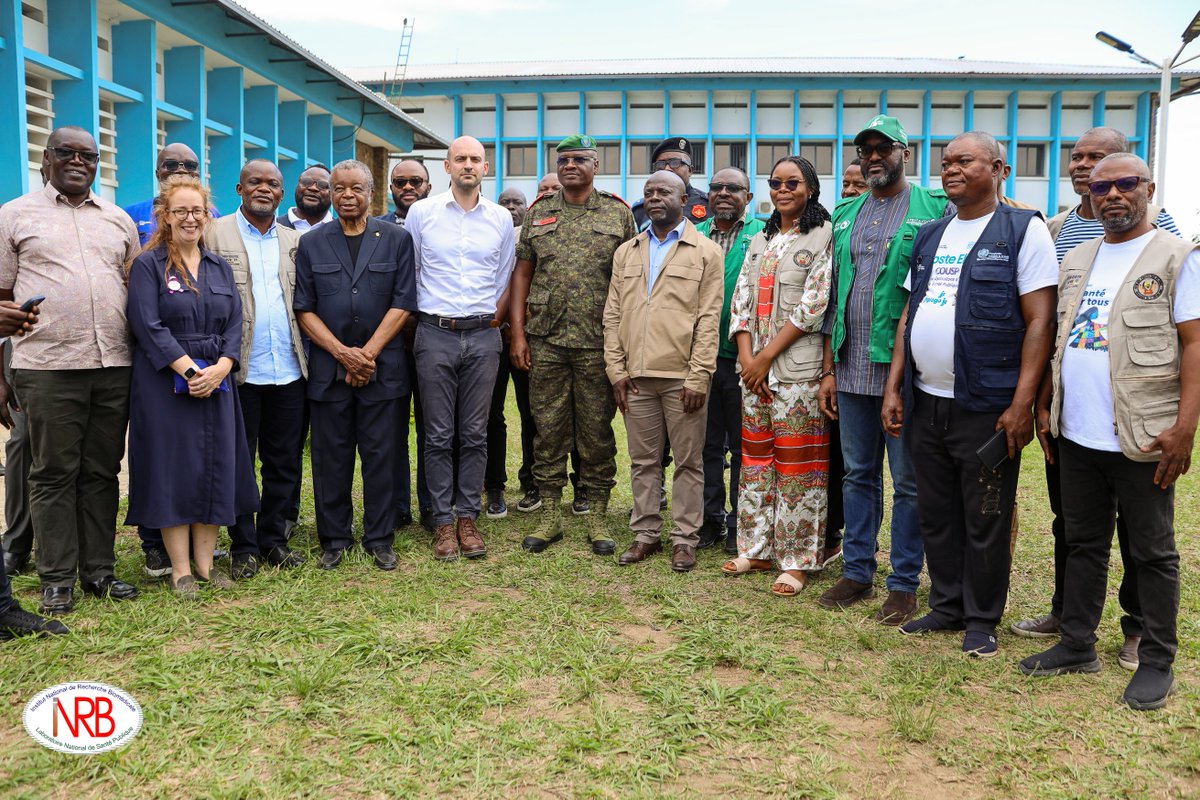 inrb_kinshasa's tweet photo. 🇨🇩🇫🇷 Ce 3 octobre, le Prof. @MTamfum, DG de l’@inrb_kinshasa, est arrivé à Bunia aux côtés de @jnbarrot, ministre français de l’Europe et des Affaires étrangères.
La délégation a visité le CTE de Rwampara et le Laboratoire provincial de santé publique de l’Ituri.
#INRB #Ebola https://t.co/EoKF1996lp