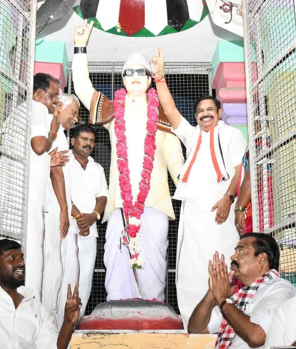 Kalyan1612's tweet photo. செங்கோட்டையன் 15நாள் தனது கும்பலோடு சேர்ந்து பின்னிய சூழ்ச்சி வலையை கழகம் 2 மணி நேரத்தில் அறுத்தெறிந்தது!

கடைசி நேர பரப்புரை களத்தில் மதுராந்தகத்தில் பொதுச்செயலாளர் @EPSTamilNadu , தாராபுரத்தில் அண்ணன் @TTVDhinakaran 

திணறுகிறது திருட்டு சக்தி
Betterluck next time செங்கோட்டையன் https://t.co/nmCgt7aS1k