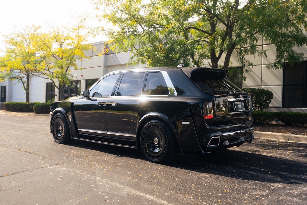 yelotree's tweet photo. Not your regular Cullinan...

the FIRST Venuum Widebody 2026 Cullinan available for sale.

$849,995 - Crypto accepted https://t.co/0ZdwJ00h46