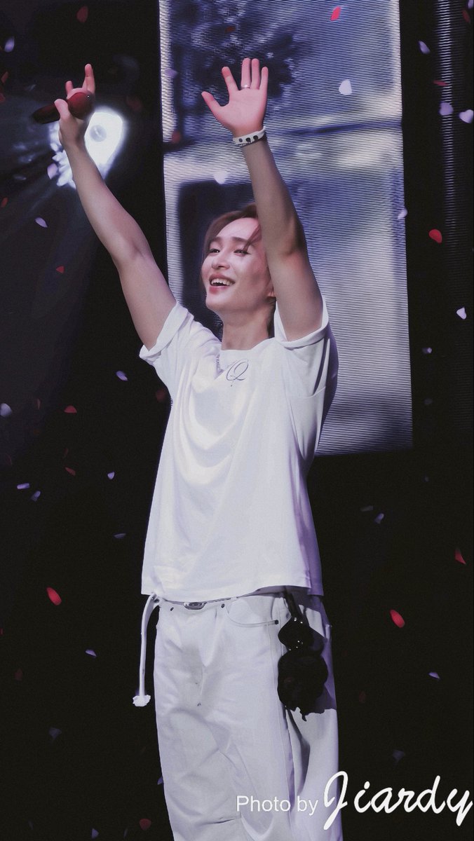 star13star21's tweet photo. 261003
ONEW THE LIVE：Q  
in Taipei

#ONEW_THE_LIVE_Q_TAIPEI 
#SHINee #온유 #이진기 #ONEW https://t.co/lhdOCWAJCi