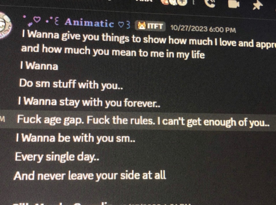 sleepystarx's tweet photo. tw: mentions of grooming and sexual exploitation 

@/ Short_Cakezzz  Aka Animatic, Anneliese, br3akatflak3  is a child predator. She has groomed my best friend for 3 years and is trying to run away from the consequences;  Do not contact her at all. https://t.co/H9jQrj5UOx https://t.co/vw207Wp2nB