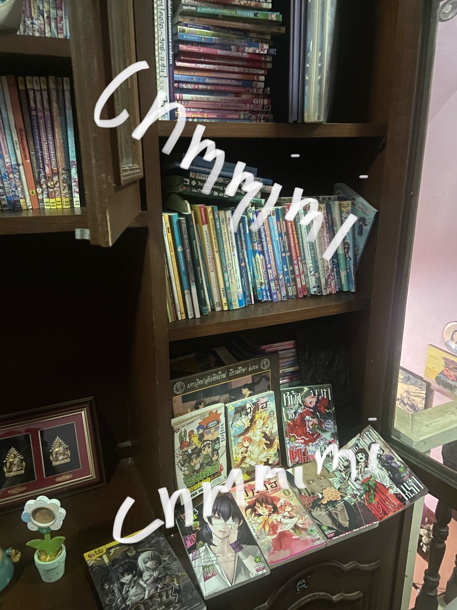 cnmmimi's tweet photo. ได้กลับมาเช็คแล้ว พี่ชายบอกจะรื้อเพราะสภาพไม่ดี ปกยุ่ย คือ... มันเละตรงไหนไม่ทราบคะ แต่ตามสภาพเลยคือเยอะมากๆ เกือบทั้งหมดเป็นของอีคิวพลัส แล้วนี่ถ่ายไม่หมดด้วย เราเก็บลาฟลอร่า/โปเม่/ซูคีเปอร์ทุกเล่มเลยเมื่อก่อน จะมีซีรีย์อื่นๆ หรือนส.ของสนพ.อื่นด้วยแต่ไม่เยอะเท่า 😭😭 https://t.co/TpFk05lbip