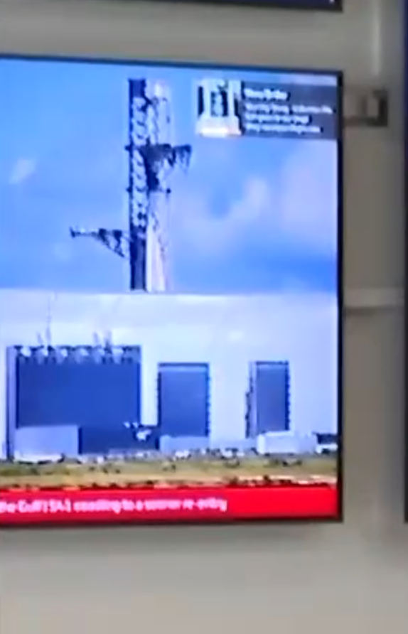 dpoddolphinpro's tweet photo. When it comes to monitoring the Starship program, the Chilean Air Force (@FACh_Chile) tuned into @NASASpaceflight's live coverage for the latest on Starship Flight 14 🇨🇱 https://t.co/AHZ79iRqdx