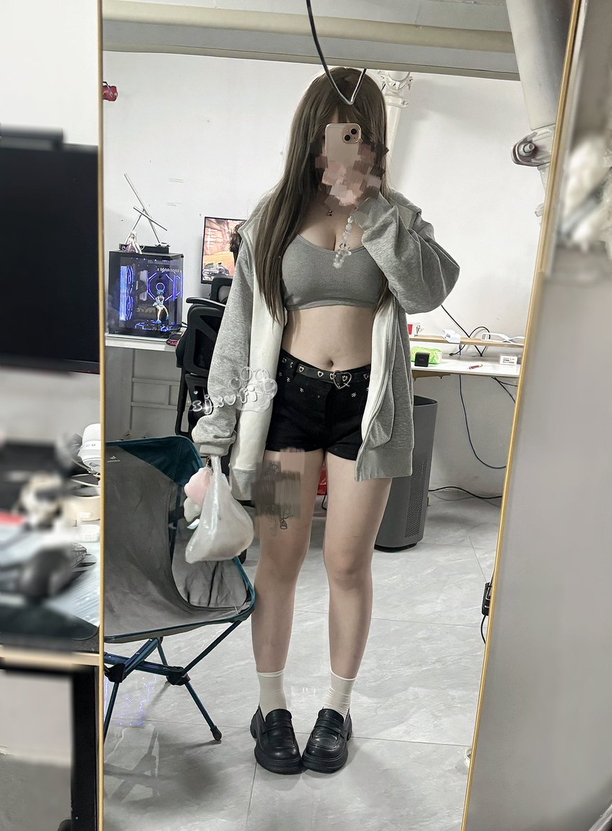 sjxvfi's tweet photo. ootd～ https://t.co/0ulkijgXfG